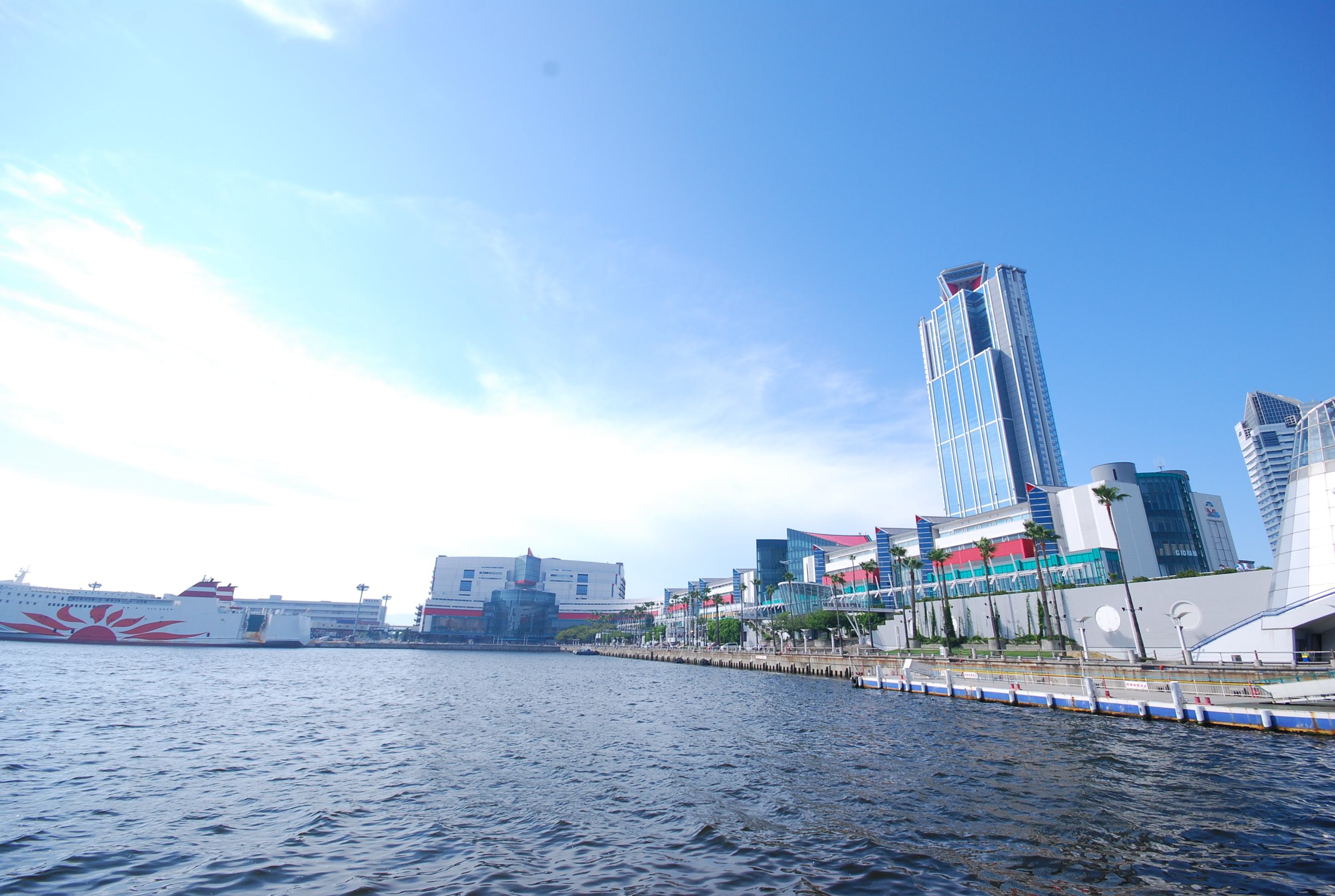 Weather-protected pedestrian bridge connecting Trade Center-mae metro station to ATC building entrance